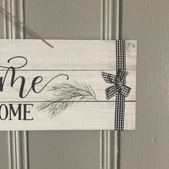 NWT Slatted Wood Horizontal Welcome To Our Home Decor Sign w/ Bows - Picture 5 of 14